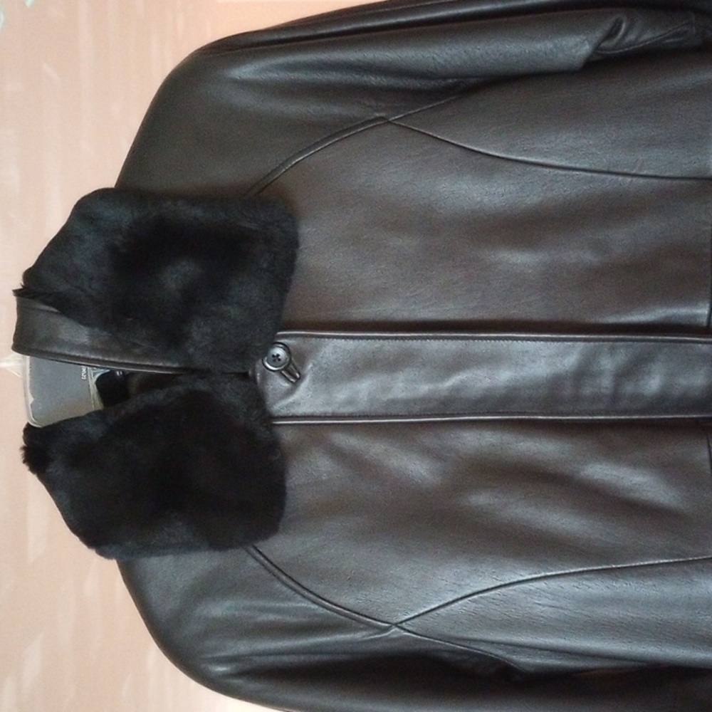 Valerie Stevens New Zealand Lambskin Leather Belted Longer Jacket (S or M)